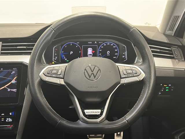 フォルクスワーゲン ＶＷ パサート オールトラック TDI 4モーション アドバンス 新潟県 2021(令3)年 1.7万km ディープブラックパールエフェクト オールインセーフティ/-アダプティブクルーズコントロール/-ダイナミックコーナーリングライト/-ダイナミックライトアシスト/-アラウンドビューカメラ/-パークアシスト/純正インフォテイメントシステム（Discover Pro）/・ナビ/BT/ラジオ/Android Auto/Apple Car Play/デジタルメータークラスター（Active Info Display）/ナパレザーシート/フロントパワーシート（運転席メモリー付）/フロントパワーランバーサポート/フロントシートヒーター/ベンチレーション/インテリアアンビエントライト/アダプティブシャシーコントロール/電子制御式ディファレンシャルロック/パワーテールゲート（Easy Open機能付）/ETC2.0
