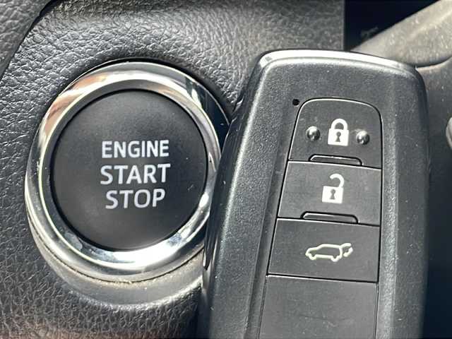 トヨタ ＲＡＶ４ G Zパッケージ 三重県 2020(令2)年 1.9万km ホワイトパールクリスタルシャイン 純正9型ナビ(CD/DVD/TV/BT/HDMI)/バックカメラ/フロントカメラ/デジタルインナーミラー/スペアキー/レーダークルーズコントロール/電動リヤゲート/D席シートメモリー/前後ドライブレコーダー/ETC/オートライト/オートハイビーム/純正アルミホイール/プッシュスタート/オートエアコン/取扱説明書/電動格納ミラー/禁煙車