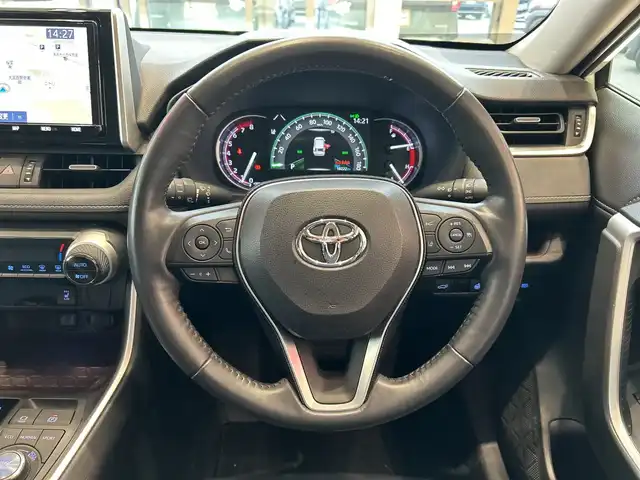 トヨタ ＲＡＶ４ G Zパッケージ 埼玉県 2020(令2)年 1.9万km ホワイトパールクリスタルシャイン トヨタセーフティーセンス/純正9インチメモリナビ/　　CD/DVD/BT/フルセグ/バックカメラ/パワーバックドア/レーダークルーズコントロール/LEDオートライト/革シート/シートヒーター/シートメモリー/純正19インチアルミホイール/ブラインドスポットモニター/デジタルインナーミラー/ステアリングスイッチ/純正ETC2.0