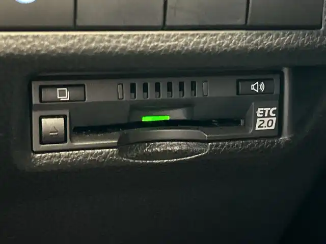 トヨタ ＲＡＶ４ G Zパッケージ 埼玉県 2020(令2)年 1.9万km ホワイトパールクリスタルシャイン トヨタセーフティーセンス/純正9インチメモリナビ/　　CD/DVD/BT/フルセグ/バックカメラ/パワーバックドア/レーダークルーズコントロール/LEDオートライト/革シート/シートヒーター/シートメモリー/純正19インチアルミホイール/ブラインドスポットモニター/デジタルインナーミラー/ステアリングスイッチ/純正ETC2.0