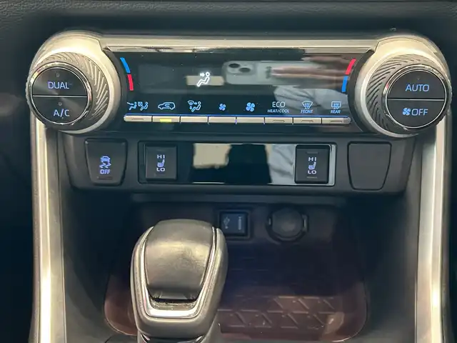 トヨタ ＲＡＶ４ G Zパッケージ 埼玉県 2020(令2)年 1.9万km ホワイトパールクリスタルシャイン トヨタセーフティーセンス/純正9インチメモリナビ/　　CD/DVD/BT/フルセグ/バックカメラ/パワーバックドア/レーダークルーズコントロール/LEDオートライト/革シート/シートヒーター/シートメモリー/純正19インチアルミホイール/ブラインドスポットモニター/デジタルインナーミラー/ステアリングスイッチ/純正ETC2.0
