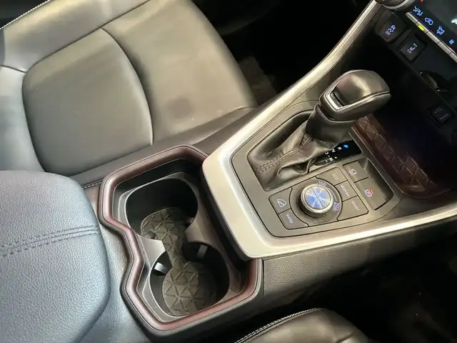 トヨタ ＲＡＶ４ G Zパッケージ 埼玉県 2020(令2)年 1.9万km ホワイトパールクリスタルシャイン トヨタセーフティーセンス/純正9インチメモリナビ/　　CD/DVD/BT/フルセグ/バックカメラ/パワーバックドア/レーダークルーズコントロール/LEDオートライト/革シート/シートヒーター/シートメモリー/純正19インチアルミホイール/ブラインドスポットモニター/デジタルインナーミラー/ステアリングスイッチ/純正ETC2.0