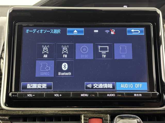 トヨタ エスクァイア Gi ブラックテーラード 埼玉県 2016(平28)年 10.5万km ブラック ４WD/純正ナビ　/(フルセグ/Ｂｌｕｅｔｏｏｔｈ/ＵＳＢ/ＡＭ/ＦＭ)　/クルーズコントロール　/バックカメラ　/ビルトインＥＴＣ　/オートマティックハイビーム/衝突軽減システム/純正フロアマット　/純正１５インチアルミホイール　/プッシュスタート　/スマートキー