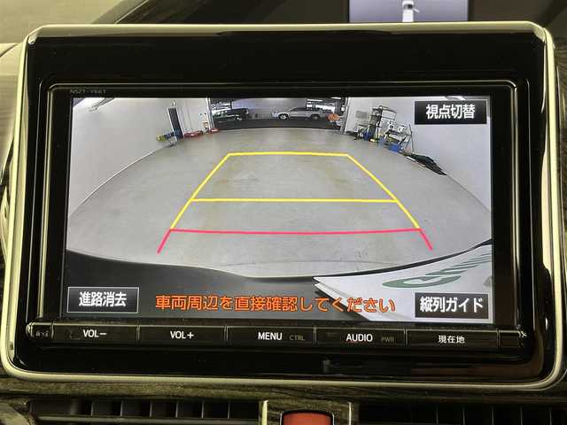 トヨタ エスクァイア Gi ブラックテーラード 埼玉県 2016(平28)年 10.5万km ブラック ４WD/純正ナビ　/(フルセグ/Ｂｌｕｅｔｏｏｔｈ/ＵＳＢ/ＡＭ/ＦＭ)　/クルーズコントロール　/バックカメラ　/ビルトインＥＴＣ　/オートマティックハイビーム/衝突軽減システム/純正フロアマット　/純正１５インチアルミホイール　/プッシュスタート　/スマートキー