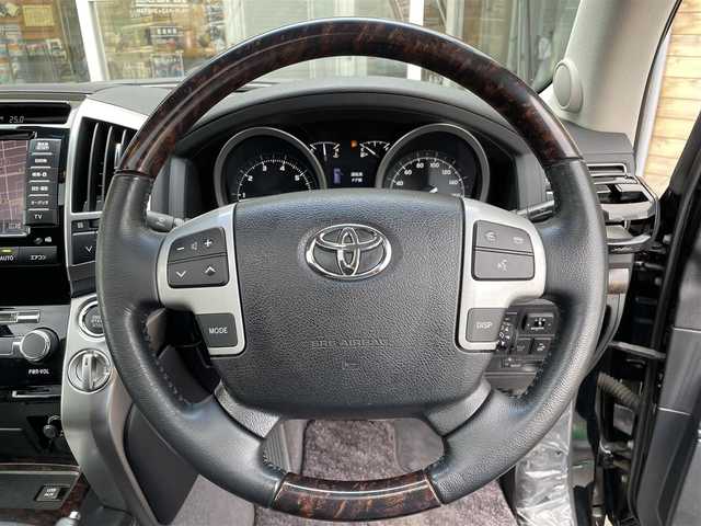 トヨタ ランドクルーザー ZX 道央・札幌 2012(平24)年 3.1万km ブラック ・4WD/・モデリスタ/・ムーンルーフ/・プレミアムサウンドシステム/・メーカー純正ナビ/　　（BT/CD/DVD/フルセグTV/MSV）/・フロント/サイド/バックカメラ/・クルーズコントロール/・ブラックレザーシート/・運転席/助手席シートヒーター/・後席シートヒーター/・運転席/助手席エアシート/・メモリーパワーシート/・ステアリングヒーター/・オートライト/LEDライト/・フォグランプ/・ハイトコントロール/・MTモード付AT/・ETC