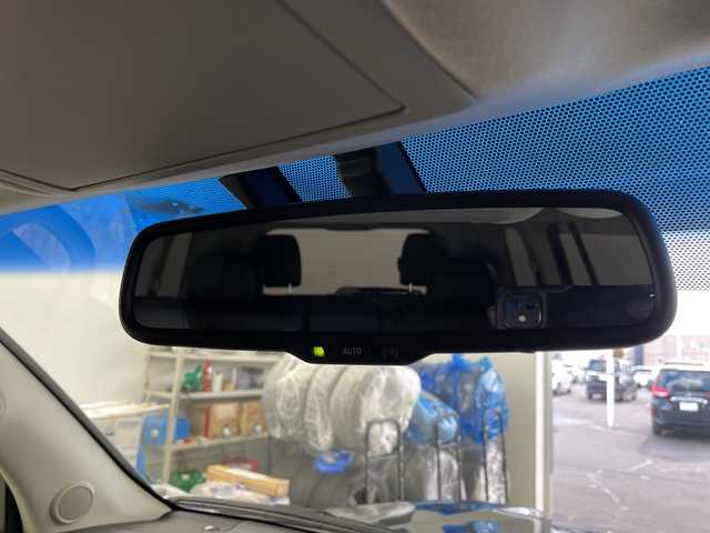 トヨタ ランドクルーザー ZX 道央・札幌 2012(平24)年 3.1万km ブラック ・4WD/・モデリスタ/・ムーンルーフ/・プレミアムサウンドシステム/・メーカー純正ナビ/　　（BT/CD/DVD/フルセグTV/MSV）/・フロント/サイド/バックカメラ/・クルーズコントロール/・ブラックレザーシート/・運転席/助手席シートヒーター/・後席シートヒーター/・運転席/助手席エアシート/・メモリーパワーシート/・ステアリングヒーター/・オートライト/LEDライト/・フォグランプ/・ハイトコントロール/・MTモード付AT/・ETC