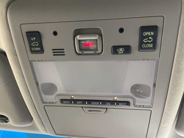 トヨタ ランドクルーザー ZX 道央・札幌 2012(平24)年 3.1万km ブラック ・4WD/・モデリスタ/・ムーンルーフ/・プレミアムサウンドシステム/・メーカー純正ナビ/　　（BT/CD/DVD/フルセグTV/MSV）/・フロント/サイド/バックカメラ/・クルーズコントロール/・ブラックレザーシート/・運転席/助手席シートヒーター/・後席シートヒーター/・運転席/助手席エアシート/・メモリーパワーシート/・ステアリングヒーター/・オートライト/LEDライト/・フォグランプ/・ハイトコントロール/・MTモード付AT/・ETC