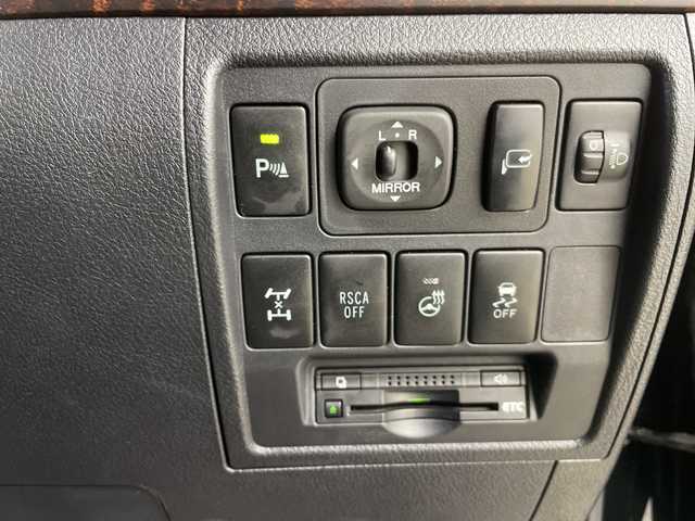 トヨタ ランドクルーザー ZX 道央・札幌 2012(平24)年 3.1万km ブラック ・4WD/・モデリスタ/・ムーンルーフ/・プレミアムサウンドシステム/・メーカー純正ナビ/　　（BT/CD/DVD/フルセグTV/MSV）/・フロント/サイド/バックカメラ/・クルーズコントロール/・ブラックレザーシート/・運転席/助手席シートヒーター/・後席シートヒーター/・運転席/助手席エアシート/・メモリーパワーシート/・ステアリングヒーター/・オートライト/LEDライト/・フォグランプ/・ハイトコントロール/・MTモード付AT/・ETC