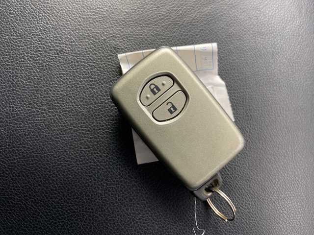 トヨタ ランドクルーザー ZX 道央・札幌 2012(平24)年 3.1万km ブラック ・4WD/・モデリスタ/・ムーンルーフ/・プレミアムサウンドシステム/・メーカー純正ナビ/　　（BT/CD/DVD/フルセグTV/MSV）/・フロント/サイド/バックカメラ/・クルーズコントロール/・ブラックレザーシート/・運転席/助手席シートヒーター/・後席シートヒーター/・運転席/助手席エアシート/・メモリーパワーシート/・ステアリングヒーター/・オートライト/LEDライト/・フォグランプ/・ハイトコントロール/・MTモード付AT/・ETC