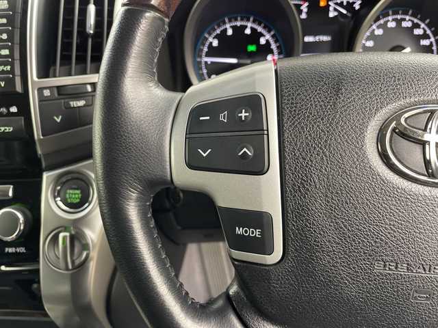 トヨタ ランドクルーザー ZX 道央・札幌 2012(平24)年 3.1万km ブラック ・4WD/・モデリスタ/・ムーンルーフ/・プレミアムサウンドシステム/・メーカー純正ナビ/　　（BT/CD/DVD/フルセグTV/MSV）/・フロント/サイド/バックカメラ/・クルーズコントロール/・ブラックレザーシート/・運転席/助手席シートヒーター/・後席シートヒーター/・運転席/助手席エアシート/・メモリーパワーシート/・ステアリングヒーター/・オートライト/LEDライト/・フォグランプ/・ハイトコントロール/・MTモード付AT/・ETC