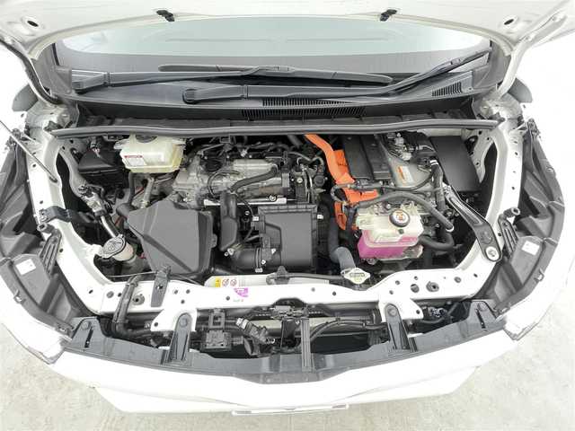 トヨタ ヴォクシー ハイブリッド ZS 煌Ⅱ 千葉県 2019(平31)年 8万km ホワイトパールクリスタルシャイン トヨタセーフティセンス/・プリクラッシュセーフティ/・レーンディパーチャーアラート/・先行車発進お知らせ/・クリアランスソナー/社外７インチメモリナビ/CD DVD MSV BT フルセグ/バックカメラ/両側パワースライドドア/クルーズコントロール/LEDオートライト/社外15インチアルミホイール/革巻きステアリング/ドアバイザー/プッシュスタート/スマートキー/ビルトインETC2.0