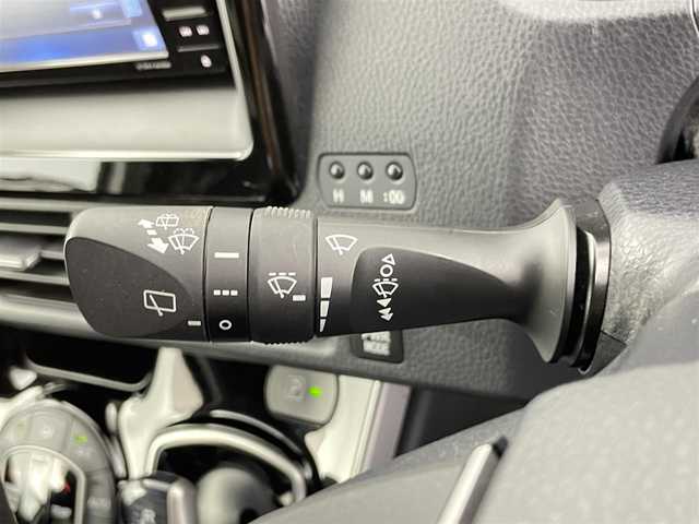 トヨタ ヴォクシー ハイブリッド ZS 煌Ⅱ 千葉県 2019(平31)年 8万km ホワイトパールクリスタルシャイン トヨタセーフティセンス/・プリクラッシュセーフティ/・レーンディパーチャーアラート/・先行車発進お知らせ/・クリアランスソナー/社外７インチメモリナビ/CD DVD MSV BT フルセグ/バックカメラ/両側パワースライドドア/クルーズコントロール/LEDオートライト/社外15インチアルミホイール/革巻きステアリング/ドアバイザー/プッシュスタート/スマートキー/ビルトインETC2.0
