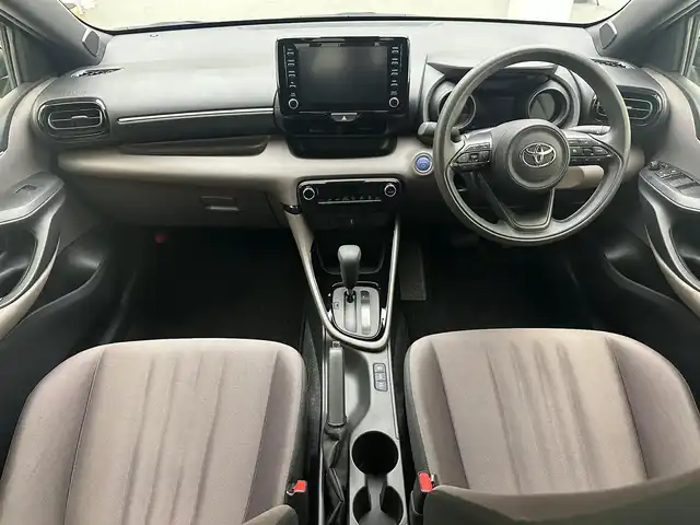 トヨタ ヤリス ハイブリッド G 兵庫県 2020(令2)年 3.7万km ボルドーマイカメタリック ・純正ディスプレイオーディオ/・前後ドライブレコーダー/・ビルドインETC/・バックカメラ/・プリクラッシュセーフティー/・レーンディパーチャーアラート/・アクティブクルーズコントロール/・オートライト/・オートハイビーム/・純正マット/・ドアバイザー/・ヘッドライトレベライザー