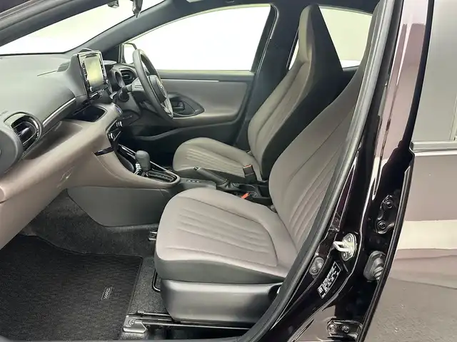 トヨタ ヤリス ハイブリッド G 兵庫県 2020(令2)年 3.7万km ボルドーマイカメタリック ・純正ディスプレイオーディオ/・前後ドライブレコーダー/・ビルドインETC/・バックカメラ/・プリクラッシュセーフティー/・レーンディパーチャーアラート/・アクティブクルーズコントロール/・オートライト/・オートハイビーム/・純正マット/・ドアバイザー/・ヘッドライトレベライザー
