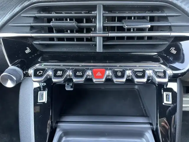 プジョー プジョー ２０８ GT 静岡県 2023(令5)年 1.5万km ネイクルホワイト 純正ディスプレイオーディオ/衝突軽減ブレーキ/アクティブクルーズコントロール/ブラインドスポット/バックカメラ/コーナーセンサー/ハーフレザーシート/シートヒーター/LEDヘッドライト/ETC