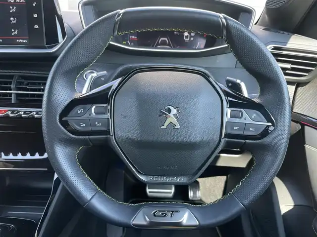 プジョー プジョー ２０８ GT 静岡県 2023(令5)年 1.5万km ネイクルホワイト 純正ディスプレイオーディオ/衝突軽減ブレーキ/アクティブクルーズコントロール/ブラインドスポット/バックカメラ/コーナーセンサー/ハーフレザーシート/シートヒーター/LEDヘッドライト/ETC