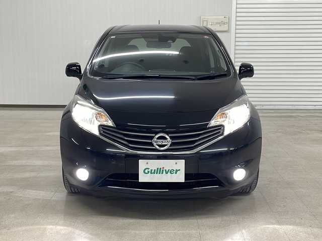 日産 ノート X 熊本県 2014(平26)年 3万km スーパーブラック 純正ナビ(TV・Bluetooth・CD/DVD・ラジオ)/バックカメラ/全周囲カメラ/ETC/レーンアシスト/横滑り防止/衝突被害軽減システム/スマートキー/純正フロアマット