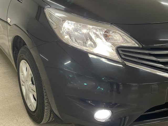 日産 ノート X 熊本県 2014(平26)年 3万km スーパーブラック 純正ナビ(TV・Bluetooth・CD/DVD・ラジオ)/バックカメラ/全周囲カメラ/ETC/レーンアシスト/横滑り防止/衝突被害軽減システム/スマートキー/純正フロアマット