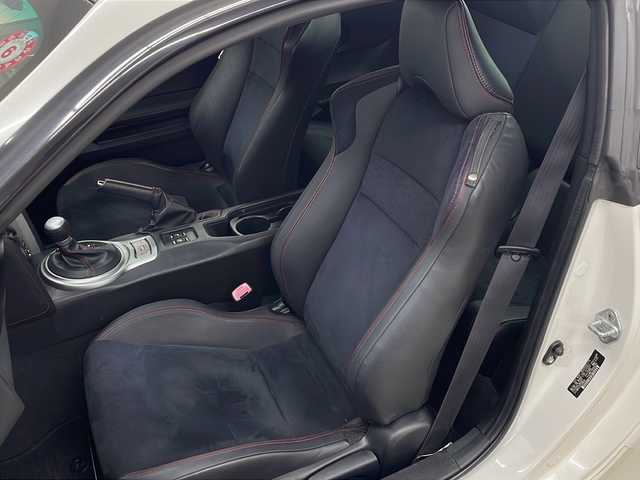 トヨタ ８６ GT リミテッド 長崎県 2012(平24)年 5.4万km サテンホワイトパール 純正ナビ（NSZT-W62G）/・フルセグ/・DVD/・Bluetooth/TRDエアロ/バックカメラ/パドルシフト/ハーフレザーシート/前席シートヒーター/HIDライト/フォグ/スポーツペダル/黒革ハンドル/バイザー/純正フロアマット/ETC/スマートキー/取説/保証書