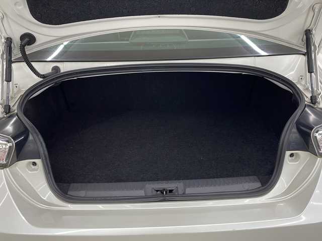 トヨタ ８６ GT リミテッド 長崎県 2012(平24)年 5.4万km サテンホワイトパール 純正ナビ（NSZT-W62G）/・フルセグ/・DVD/・Bluetooth/TRDエアロ/バックカメラ/パドルシフト/ハーフレザーシート/前席シートヒーター/HIDライト/フォグ/スポーツペダル/黒革ハンドル/バイザー/純正フロアマット/ETC/スマートキー/取説/保証書