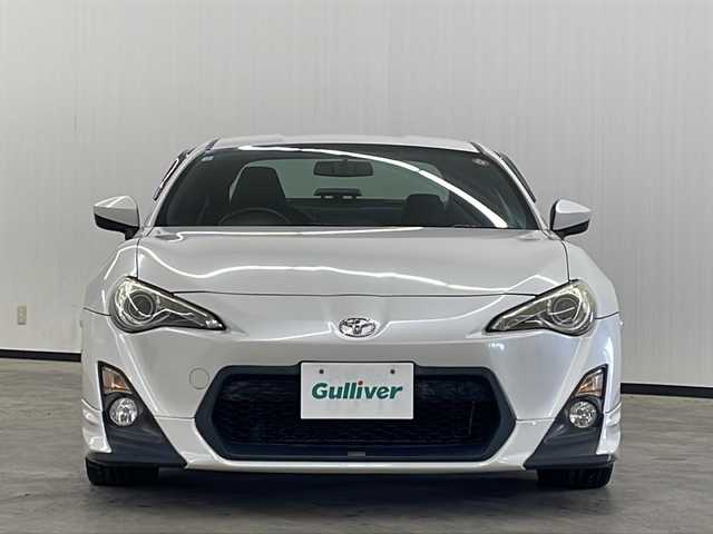 トヨタ ８６ GT リミテッド 長崎県 2012(平24)年 5.4万km サテンホワイトパール 純正ナビ（NSZT-W62G）/・フルセグ/・DVD/・Bluetooth/TRDエアロ/バックカメラ/パドルシフト/ハーフレザーシート/前席シートヒーター/HIDライト/フォグ/スポーツペダル/黒革ハンドル/バイザー/純正フロアマット/ETC/スマートキー/取説/保証書