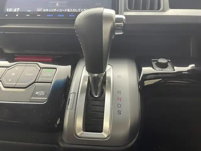 ホンダ ステップワゴン スパーダ Z クールスピリット 群馬県 2014(平26)年 6.7万km プレミアムスパークルブラックパール 純正９インチナビ　純正フリップダウンモニター　バックカメラ　社外車高調　両側パワースライドドア　ビルトインETC　パドルシフト　社外テールランプ　アイドリングストップ　スマートキー　禁煙車