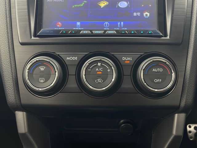 スバル フォレスター 2．0XT 秋田県 2013(平25)年 5.6万km クリスタルブラックシリカ ４WD/社外SDナビ(Bluetooth/CD/DVD/フルセグ)/ETC/前後ドライブレコーダー/前席シートヒーター/パドルシフト/サンルーフ/前席パワーシート/電動リアゲード/クルーズコントロール/ダウンヒルアシストコントロール/オートライト/純正AW/LEDヘッドライト/スマートキー/スペアキー