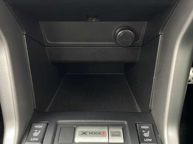 スバル フォレスター 2．0XT 秋田県 2013(平25)年 5.6万km クリスタルブラックシリカ ４WD/社外SDナビ(Bluetooth/CD/DVD/フルセグ)/ETC/前後ドライブレコーダー/前席シートヒーター/パドルシフト/サンルーフ/前席パワーシート/電動リアゲード/クルーズコントロール/ダウンヒルアシストコントロール/オートライト/純正AW/LEDヘッドライト/スマートキー/スペアキー