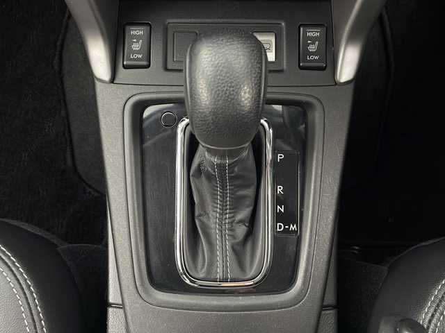 スバル フォレスター 2．0XT 秋田県 2013(平25)年 5.6万km クリスタルブラックシリカ ４WD/社外SDナビ(Bluetooth/CD/DVD/フルセグ)/ETC/前後ドライブレコーダー/前席シートヒーター/パドルシフト/サンルーフ/前席パワーシート/電動リアゲード/クルーズコントロール/ダウンヒルアシストコントロール/オートライト/純正AW/LEDヘッドライト/スマートキー/スペアキー