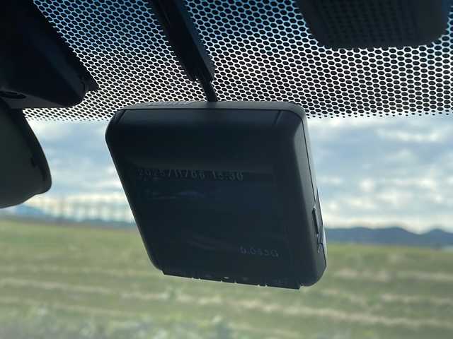 ホンダ ヴェゼル ハイブリッド X ホンダセンシング 新潟県 2017(平29)年 7.5万km ホワイトオーキッドパール 4WD/純正8インチSDナビ(VXM-175VFEi)/CD/DVD/BT/フルセグテレビ/SDミュージックサーバー/バックカメラ/ETC/ドライブレコーダー/衝突被害軽減ブレーキ/レーンキープアシスト/レーダークルーズコントロール/半革シート/シートヒーター /ステアリングスイッチ/パドルシフト/スマートキー/プッシュスタート/LEDヘッドライト/オートライト/フォグランプ/社外17インチアルミホイール