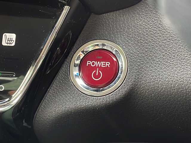 ホンダ ヴェゼル ハイブリッド X ホンダセンシング 新潟県 2017(平29)年 7.5万km ホワイトオーキッドパール 4WD/純正8インチSDナビ(VXM-175VFEi)/CD/DVD/BT/フルセグテレビ/SDミュージックサーバー/バックカメラ/ETC/ドライブレコーダー/衝突被害軽減ブレーキ/レーンキープアシスト/レーダークルーズコントロール/半革シート/シートヒーター /ステアリングスイッチ/パドルシフト/スマートキー/プッシュスタート/LEDヘッドライト/オートライト/フォグランプ/社外17インチアルミホイール