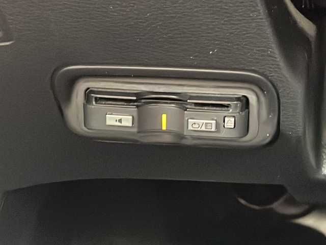 ホンダ ヴェゼル ハイブリッド X ホンダセンシング 新潟県 2017(平29)年 7.5万km ホワイトオーキッドパール 4WD/純正8インチSDナビ(VXM-175VFEi)/CD/DVD/BT/フルセグテレビ/SDミュージックサーバー/バックカメラ/ETC/ドライブレコーダー/衝突被害軽減ブレーキ/レーンキープアシスト/レーダークルーズコントロール/半革シート/シートヒーター /ステアリングスイッチ/パドルシフト/スマートキー/プッシュスタート/LEDヘッドライト/オートライト/フォグランプ/社外17インチアルミホイール