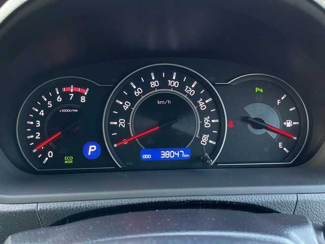 トヨタ ヴォクシー ZS 煌Ⅲ 道東・釧路十勝 2021(令3)年 3.8万km ホワイトパールクリスタルシャイン ・寒冷地仕様/・社外9インチナビ/　（AM　FM　CD　DVD　TV　HDMI　BT）/・衝突軽減ブレーキ/・パーキングサポートブレーキ/・レーンディパーチャーアラート/・社外後席7インチモニター/・先行車発進通知/・ステアリングスイッチ/・純正アルミホイール/・両側パワースライドドア/・アイドリングストップ/・ハーフレザーシート/・メッキドアミラーモール/・クルーズコントロール/・ドアバイザー/・ローダウン/・LEDデイライト/・純正アルミホイール