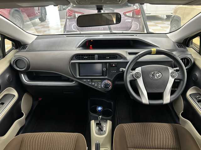 トヨタ アクア G 神奈川県 2014(平26)年 5.2万km ライムホワイトパールクリスタルシャイン 純正SDナビ【NSZT-W62G】/モデリスタフルエアロ/スマートキー/バックカメラ/ETC/純正フロアマット/ハロゲンヘッドランプ/オートライト/オートエアコン/デジタルメーター/横滑り防止装置