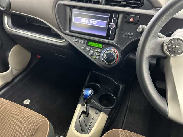 トヨタ アクア G 神奈川県 2014(平26)年 5.2万km ライムホワイトパールクリスタルシャイン 純正SDナビ【NSZT-W62G】/モデリスタフルエアロ/スマートキー/バックカメラ/ETC/純正フロアマット/ハロゲンヘッドランプ/オートライト/オートエアコン/デジタルメーター/横滑り防止装置