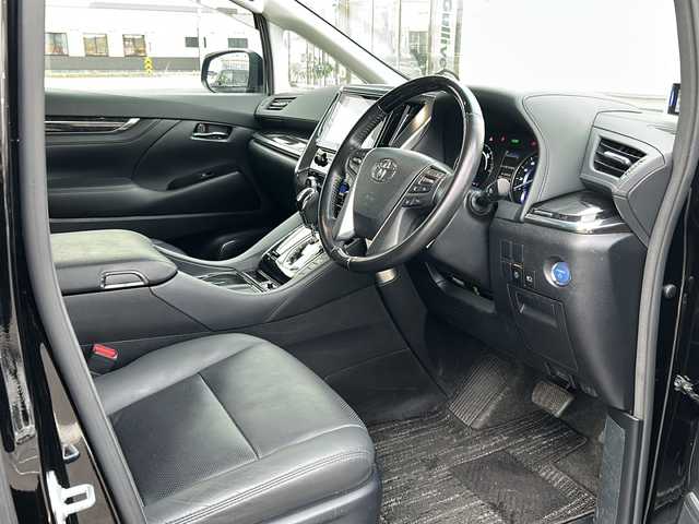 トヨタ アルファードハイブリット SR 道北・旭川 2020(令2)年 2.5万km ブラック /4WD//禁煙車//サンルーフ//純正ディスプレイオーディオ//CD/DVD/USB/BT//純正フリップダウンモニター//両側パワースライドドア//黒合皮シート//運転席メモリシート//パワーシート//シートヒーター＆エアシート//パワーバックドア//バックカメラ//トヨタセーフティセンス//PCS/LTA/ACC/BSM/RCTA/RSA/PKSB//クリアランスソナー//デジタルインナーミラー//オートハイビーム//オートライト//3眼LEDヘッドライト//フォグライト//前後ドライブレコーダー//ビルトインETC2.0//サンシェード//純正フロアマット//ドアバイザー//保証書//取説