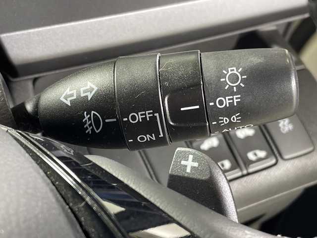 ホンダ ステップワゴン スパーダ Z 神奈川県 2011(平23)年 7.7万km プレミアムホワイトパール 純正7インチワイドHDDナビ/両側パワースライドドア/フリップダウンモニター/バックカメラ/純正16インチAW/横滑り防止装置/フォグランプ/オートライト/ウィンカーミラー/電動格納ミラー/シートリフター/パドルシフト/スマートキー/フロアマット/取扱説明書/保証書