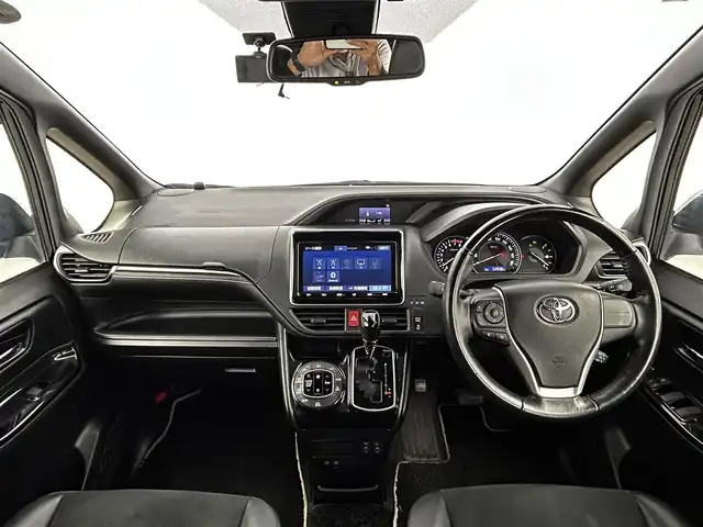 トヨタ エスクァイア Gi プレミアムパッケージ ブラックテーラード 大分県 2021(令3)年 5.4万km ブラック 純正9インチナビ/モデリスタエアロ/純正フリップダウンモニター12.1インチ/トヨタセーフティーセンス/両側パワースライドドア/ステアリングヒーター/シートヒーター（D＋N席）/MTモード付/純正フロアマット/純正アルミホイル15インチ/LEDヘッドライト/クルーズコントロール/バックカメラ/2.0ETC/ドアバイザー/オートマチックハイビーム