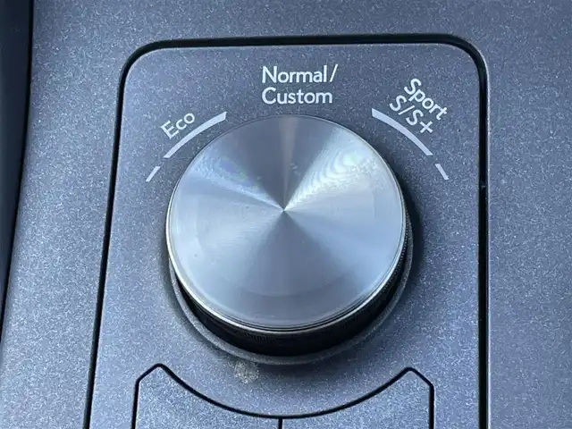 レクサス ＩＳ 300h Fスポーツ 山梨県 2021(令3)年 7.6万km ソニッククロム 純正10.3型ナビ/フルセグTV/バックモニター/ビルトインETC2.0/クルーズコントロール/セーフティシステムプラス/・リクラッシュセーフティ/・レーントレーシングアシスト/・オートマチックハイビーム/・ロードサインアシスト/・ドライバー異常時対応システム/ブラインドスポットモニター/パーキングサポートブレーキ/LEDヘッドランプ/オートライト/オートハイビーム/ディンプル革巻きステアリング/ステアリングヒーター/パドルシフト/レッド合皮スポーツシート/前席パワーシート/シートヒーター/純正19インチアルミホイール/スマートエントリー/スタートシステム/禁煙車