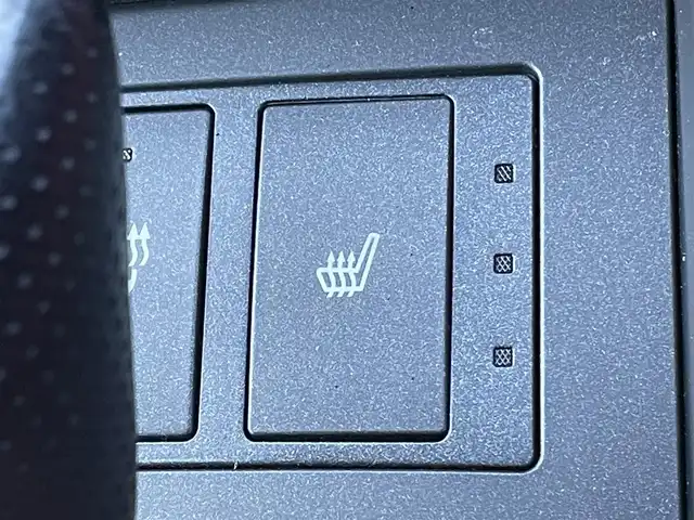 レクサス ＩＳ 300h Fスポーツ 山梨県 2021(令3)年 7.6万km ソニッククロム 純正10.3型ナビ/フルセグTV/バックモニター/ビルトインETC2.0/クルーズコントロール/セーフティシステムプラス/・リクラッシュセーフティ/・レーントレーシングアシスト/・オートマチックハイビーム/・ロードサインアシスト/・ドライバー異常時対応システム/ブラインドスポットモニター/パーキングサポートブレーキ/LEDヘッドランプ/オートライト/オートハイビーム/ディンプル革巻きステアリング/ステアリングヒーター/パドルシフト/レッド合皮スポーツシート/前席パワーシート/シートヒーター/純正19インチアルミホイール/スマートエントリー/スタートシステム/禁煙車