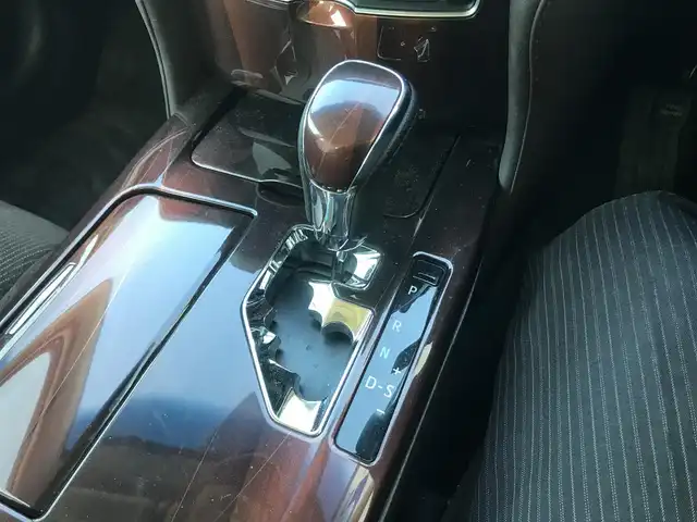 トヨタ クラウン ロイヤル ロイヤルサルーン 栃木県 2013(平25)年 14.2万km ブラック (株)IDOMが運営する【じしゃロン小山店】の自社ローン対象車両になります。こちらは現金ご利用時の価格です。/自社ローンご希望の方は別途その旨お申付け下さい。//禁煙車/純正フルセグナビ/（CD/DVD/AM/FMラジオ）/(Bluetooth)/スマートキー/プッシュスタート/バックカメラ/ＥＴＣ/クルーズコントロール/パワーシート/ステアリングリモコン/電動格納ドアミラー/パワーウインドウ/オートライト/防眩ミラー