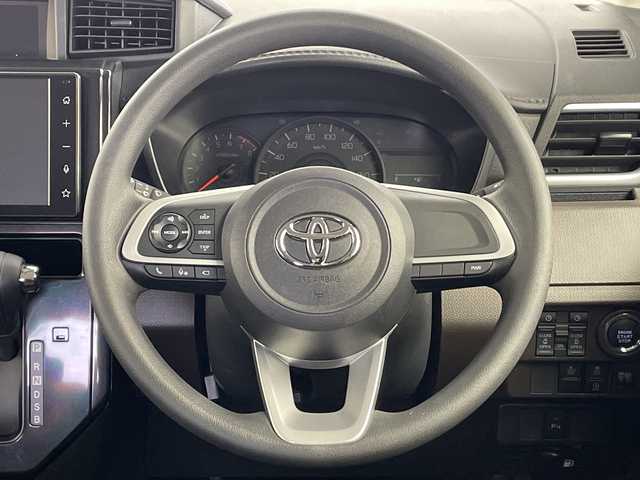 トヨタ ルーミー G 新潟県 2023(令5)年 2万km パールホワイトⅢ 純正ディスプレイオーディオ/全方位カメラ/スマートアシスト/　・衝突軽減ブレーキ/　・先行車発信お知らせ/　・車線逸脱警報/　・標識認識/　・ふらつき警報/前後ドライブレコーダー/ビルトインETC/両側パワースライドドア/コーナーセンサー/オートライト/オートハイビーム/LEDヘッドライト/アイドリングストップ/プッシュスタート/前席シートヒーター/オートドアミラー/純正フロアマット/純正ドアバイザー/スペアキー×1