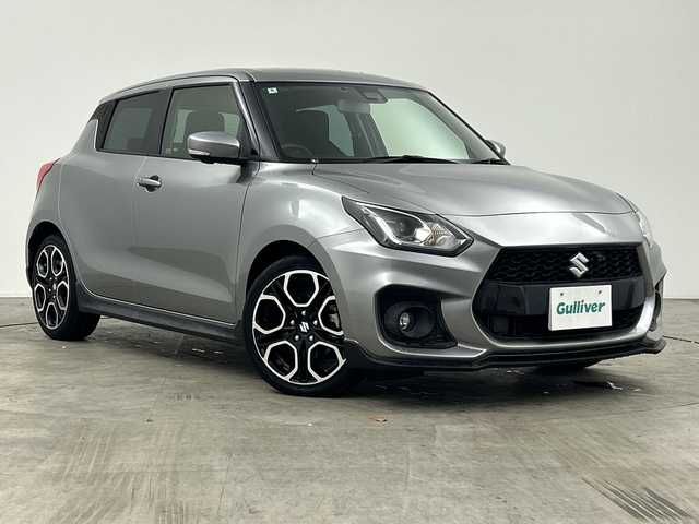 スズキ スイフト スポーツ セーフティPKG 三重県 2018(平30)年 2.3万km プレミアムシルバーメタリック /純正ディラーオプション8インチナビ【CN-RZ83】/CD/DVD/フルセグTV/Bluetooth/SD/AM/FM//全方位モニター//衝突軽減ブレーキ//クルーズコントロール//ETC//シートヒーター//革巻きステアリング//ステアリングリモコン//ステアリングチルド機構//パドルシフト//LED//オートライト//フォグランプ//ウィンカー・電動格納式ミラー//リアワイパー//純正フロアマット//純正17インチアルミ