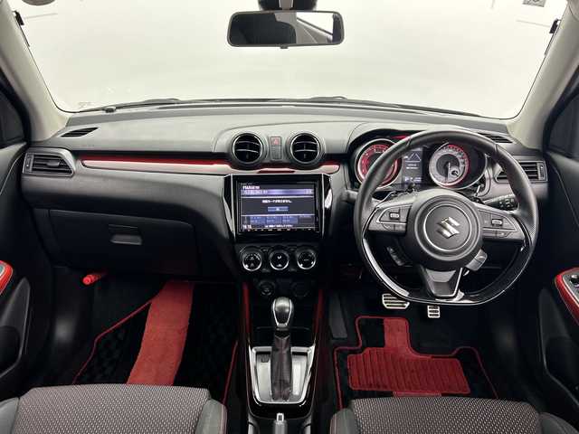 スズキ スイフト スポーツ セーフティPKG 三重県 2018(平30)年 2.3万km プレミアムシルバーメタリック /純正ディラーオプション8インチナビ【CN-RZ83】/CD/DVD/フルセグTV/Bluetooth/SD/AM/FM//全方位モニター//衝突軽減ブレーキ//クルーズコントロール//ETC//シートヒーター//革巻きステアリング//ステアリングリモコン//ステアリングチルド機構//パドルシフト//LED//オートライト//フォグランプ//ウィンカー・電動格納式ミラー//リアワイパー//純正フロアマット//純正17インチアルミ