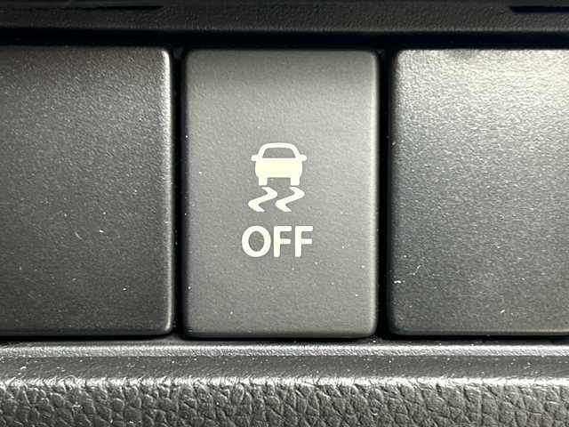 スズキ スイフト スポーツ セーフティPKG 三重県 2018(平30)年 2.3万km プレミアムシルバーメタリック /純正ディラーオプション8インチナビ【CN-RZ83】/CD/DVD/フルセグTV/Bluetooth/SD/AM/FM//全方位モニター//衝突軽減ブレーキ//クルーズコントロール//ETC//シートヒーター//革巻きステアリング//ステアリングリモコン//ステアリングチルド機構//パドルシフト//LED//オートライト//フォグランプ//ウィンカー・電動格納式ミラー//リアワイパー//純正フロアマット//純正17インチアルミ