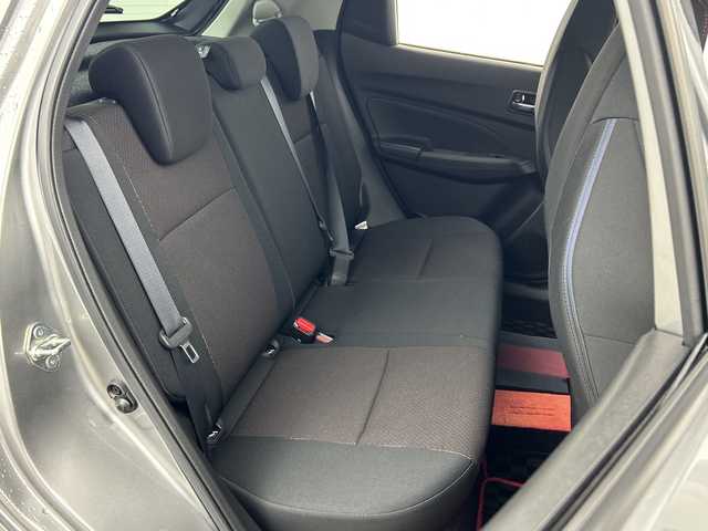 スズキ スイフト スポーツ セーフティPKG 三重県 2018(平30)年 2.3万km プレミアムシルバーメタリック /純正ディラーオプション8インチナビ【CN-RZ83】/CD/DVD/フルセグTV/Bluetooth/SD/AM/FM//全方位モニター//衝突軽減ブレーキ//クルーズコントロール//ETC//シートヒーター//革巻きステアリング//ステアリングリモコン//ステアリングチルド機構//パドルシフト//LED//オートライト//フォグランプ//ウィンカー・電動格納式ミラー//リアワイパー//純正フロアマット//純正17インチアルミ