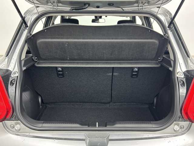 スズキ スイフト スポーツ セーフティPKG 三重県 2018(平30)年 2.3万km プレミアムシルバーメタリック /純正ディラーオプション8インチナビ【CN-RZ83】/CD/DVD/フルセグTV/Bluetooth/SD/AM/FM//全方位モニター//衝突軽減ブレーキ//クルーズコントロール//ETC//シートヒーター//革巻きステアリング//ステアリングリモコン//ステアリングチルド機構//パドルシフト//LED//オートライト//フォグランプ//ウィンカー・電動格納式ミラー//リアワイパー//純正フロアマット//純正17インチアルミ