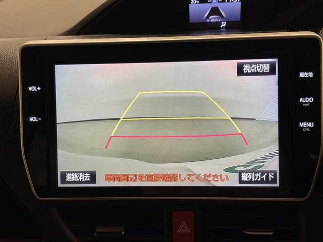 トヨタ ヴォクシー ZS 熊本県 2017(平29)年 9.3万km ホワイトパールクリスタルシャイン 禁煙車/７人乗り/トヨタセーフティセンス　/純正１０型ナビ　[NSZN-Z66T]/（フルセグＴＶ　Ｂｌｕｅｔｏｏｔｈ　ＣＤ　ＤＶＤ）/純正１２型フリップダウンモニター　/両側パワースライドドア　/ドライブレコーダー　/クルーズコントロール/LEDヘッドライド/純正アルミホイール