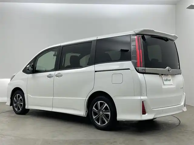 トヨタ ノア Si ダブルバイビーⅡ 埼玉県 2020(令2)年 2.1万km ホワイトパールクリスタルシャイン 純正１０．５インチナビ　純正１２インチフリップダウンモニター　白内装　セーフティセンス　クルーズコントロール　両側パワースライドドア　ＬＥＤライト　コーナーセンサー　バックカメラ　スマートキー