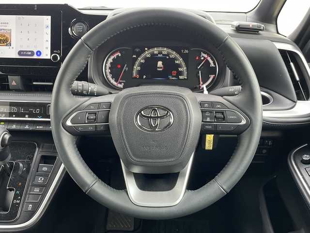 トヨタ ヴォクシー S－Z 秋田県 2024(令6)年 2.4万km ホワイトパールクリスタルシャイン 登録時走行距離23481km/４WD/CD/DVD/Bluetooth/バックカメラ/ETC/クルーズコントロール/横滑り防止装置/盗難防止装置/レーンキープアシスト/衝突被害軽減システム/運助シートヒーター/前後コーナーセンサー/純正AW/格納ウィンカーミラー/フロントワイパーデザイアー/LEDヘッドライト/スマートキー